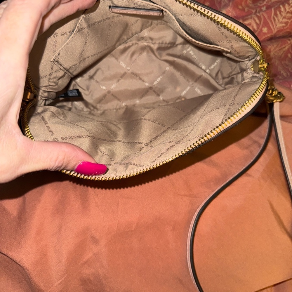 Michael Kors Beige and Gold Crossbody Bag - Picture 4 of 4